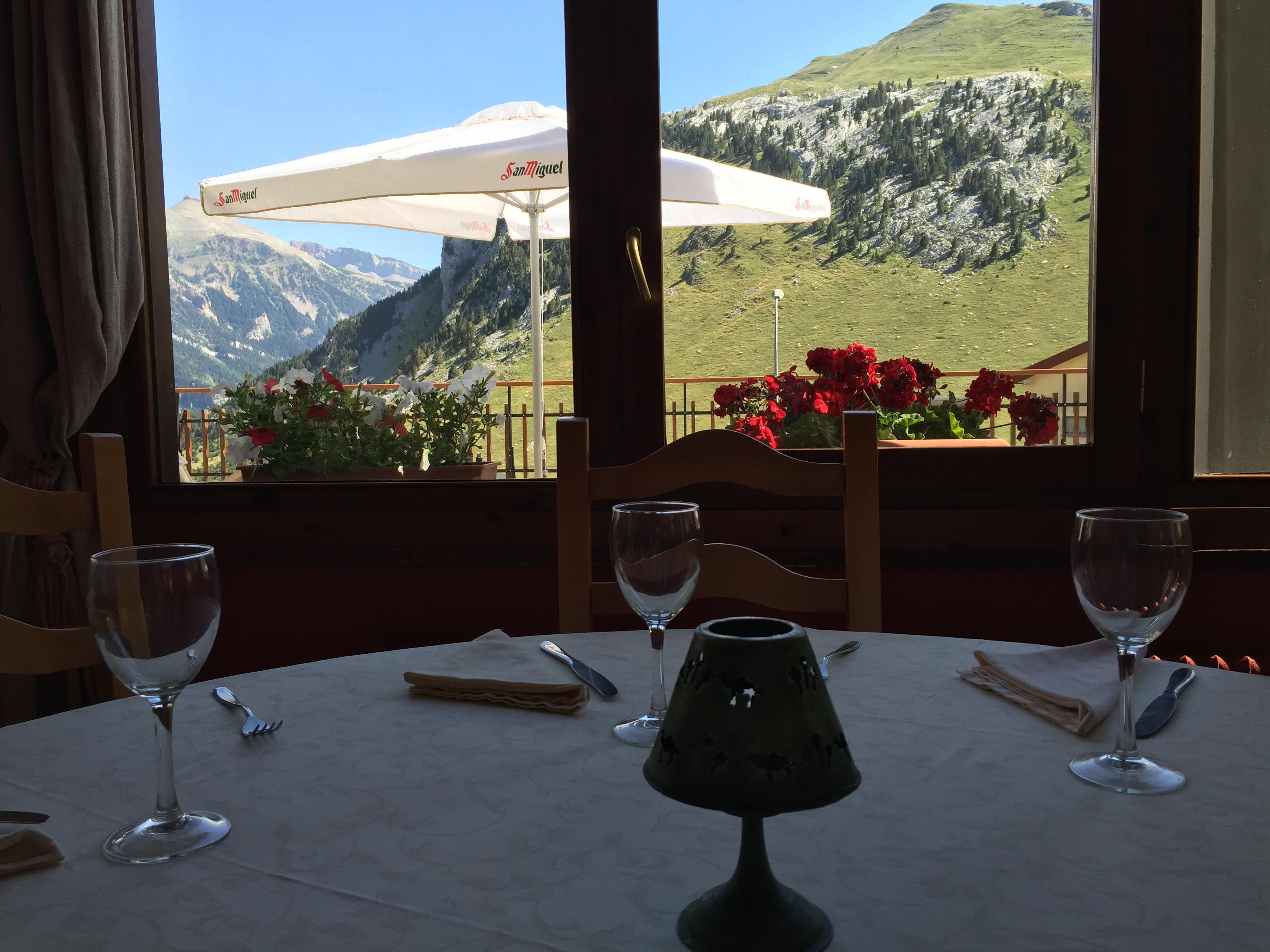 Hotel Edelweiss กันดันชู ภายนอก รูปภาพ