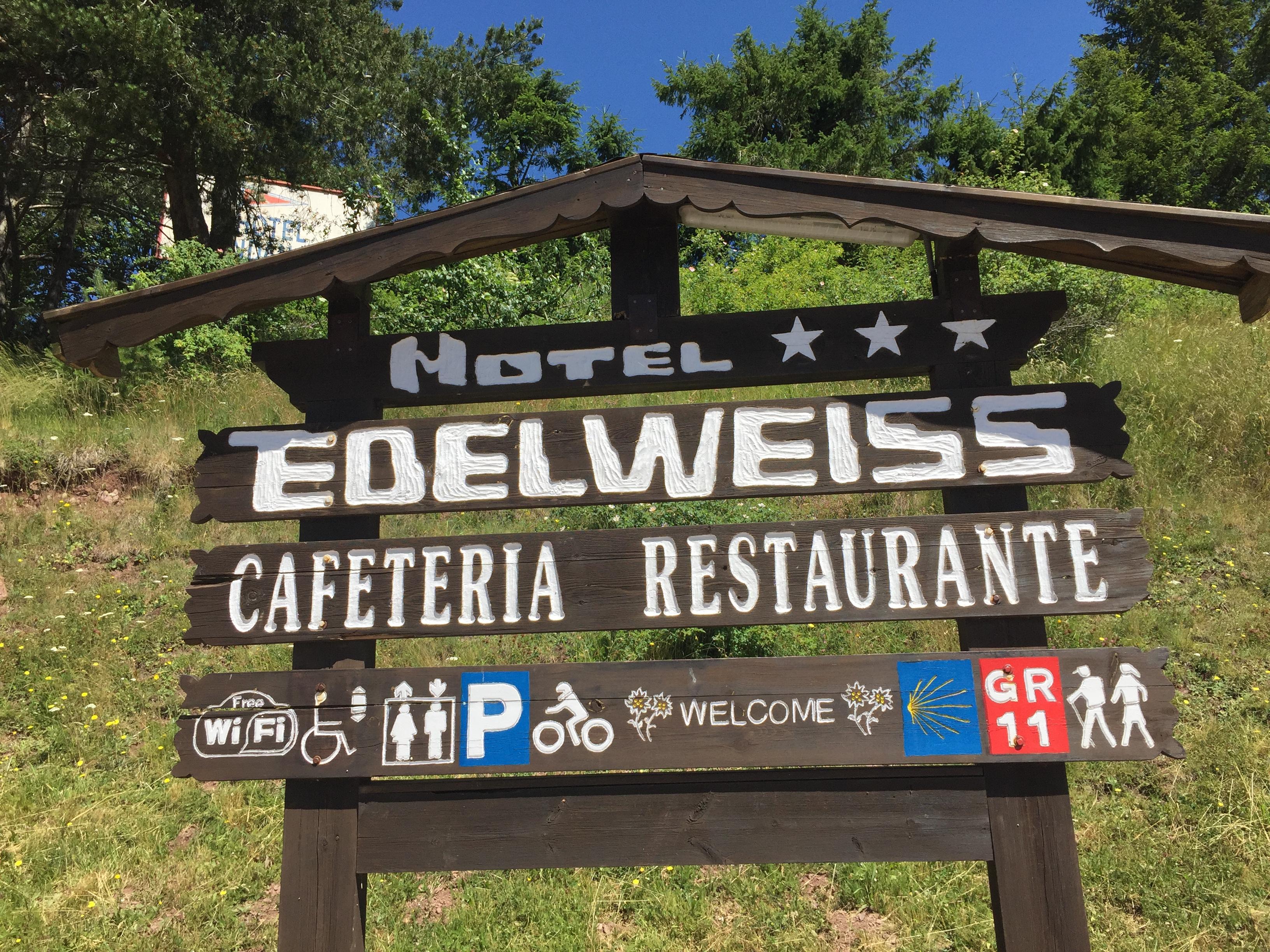 Hotel Edelweiss กันดันชู ภายนอก รูปภาพ