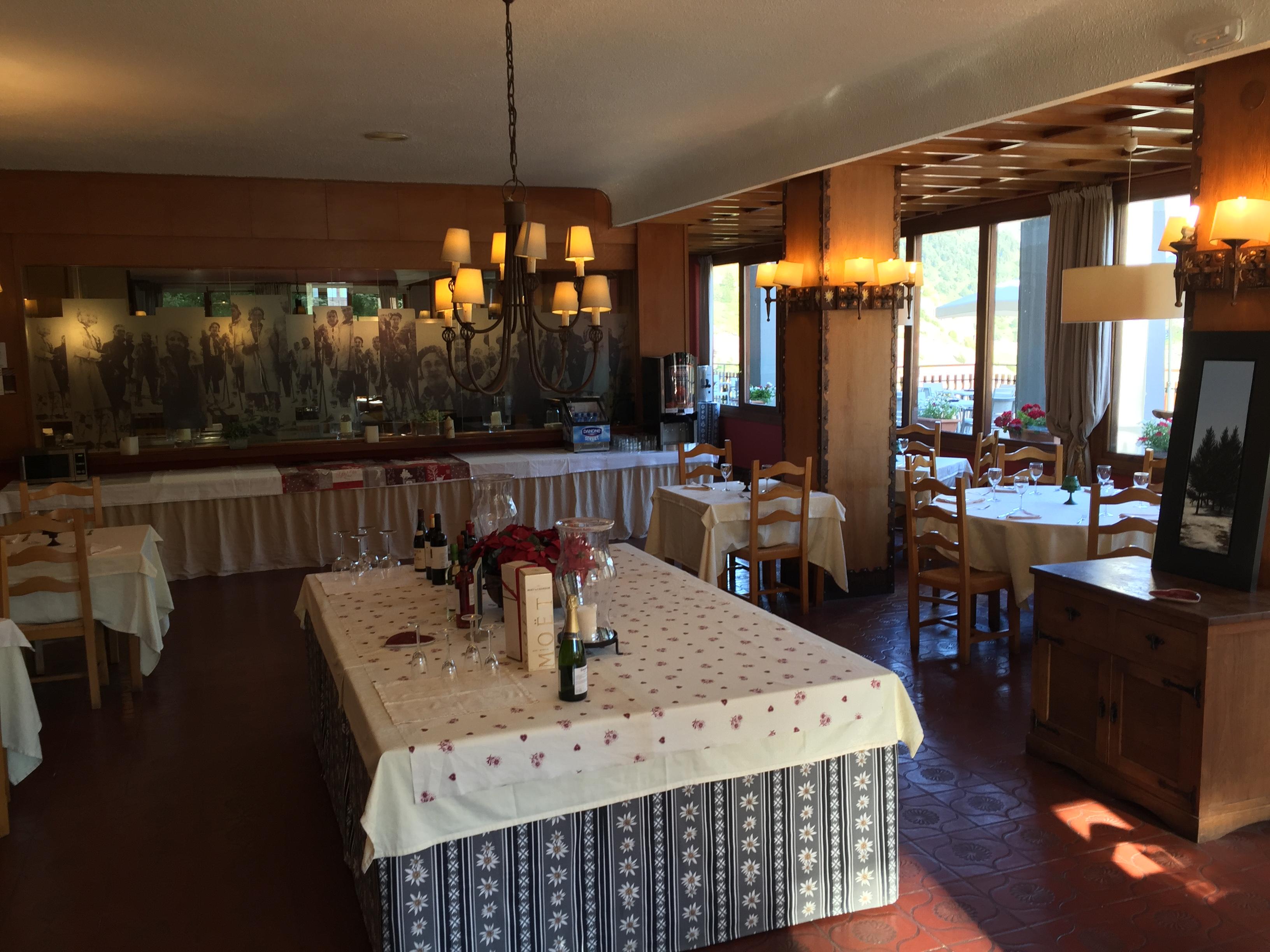 Hotel Edelweiss กันดันชู ภายนอก รูปภาพ