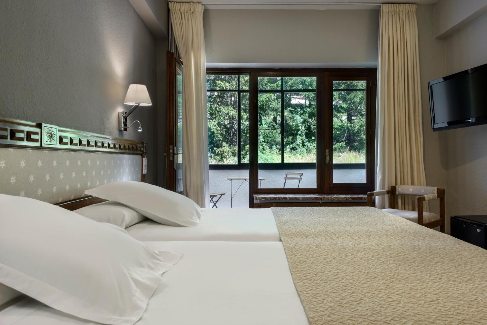 Hotel Edelweiss กันดันชู ภายนอก รูปภาพ