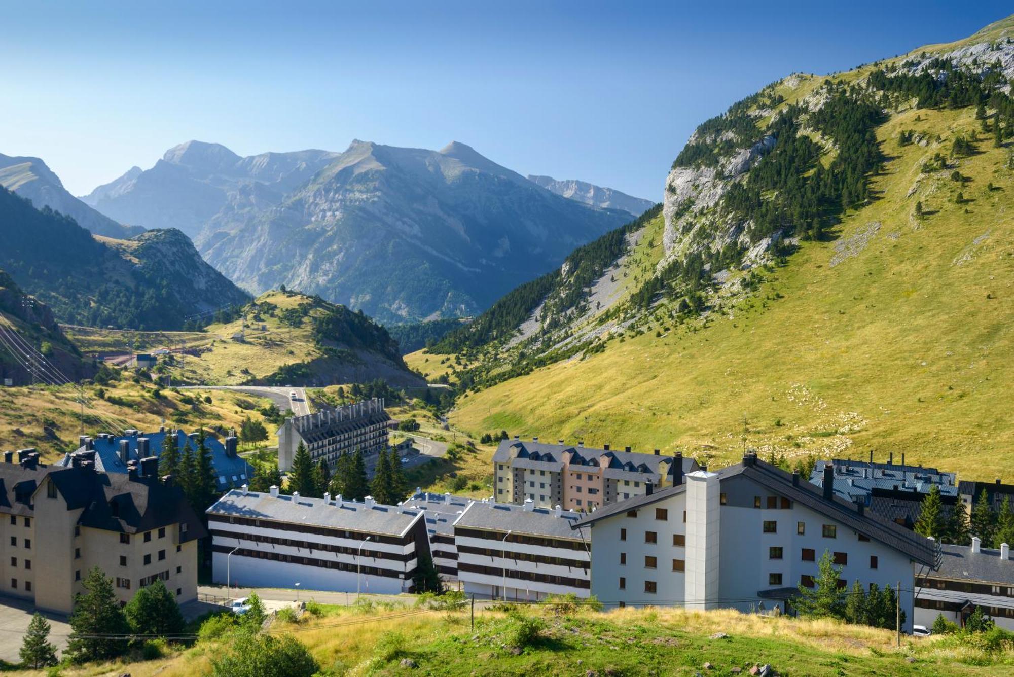 Hotel Edelweiss กันดันชู ภายนอก รูปภาพ