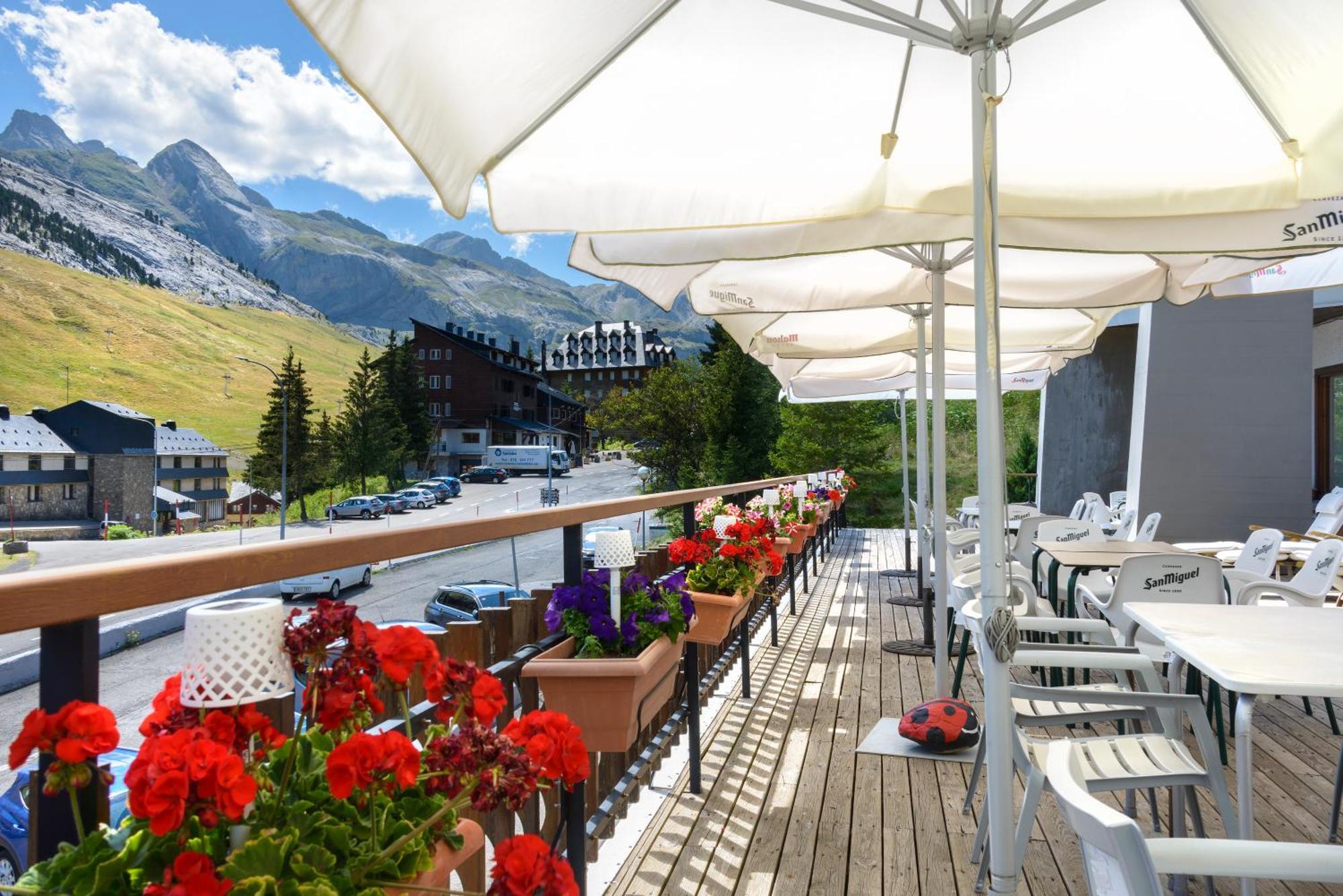 Hotel Edelweiss กันดันชู ภายนอก รูปภาพ