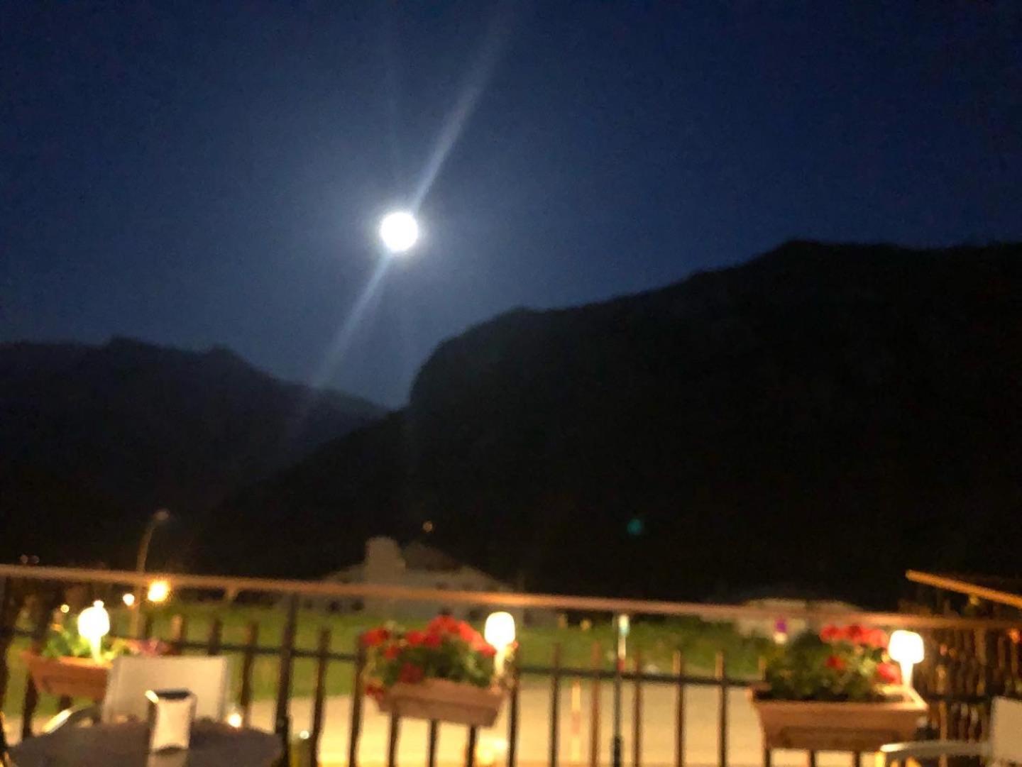 Hotel Edelweiss กันดันชู ภายนอก รูปภาพ