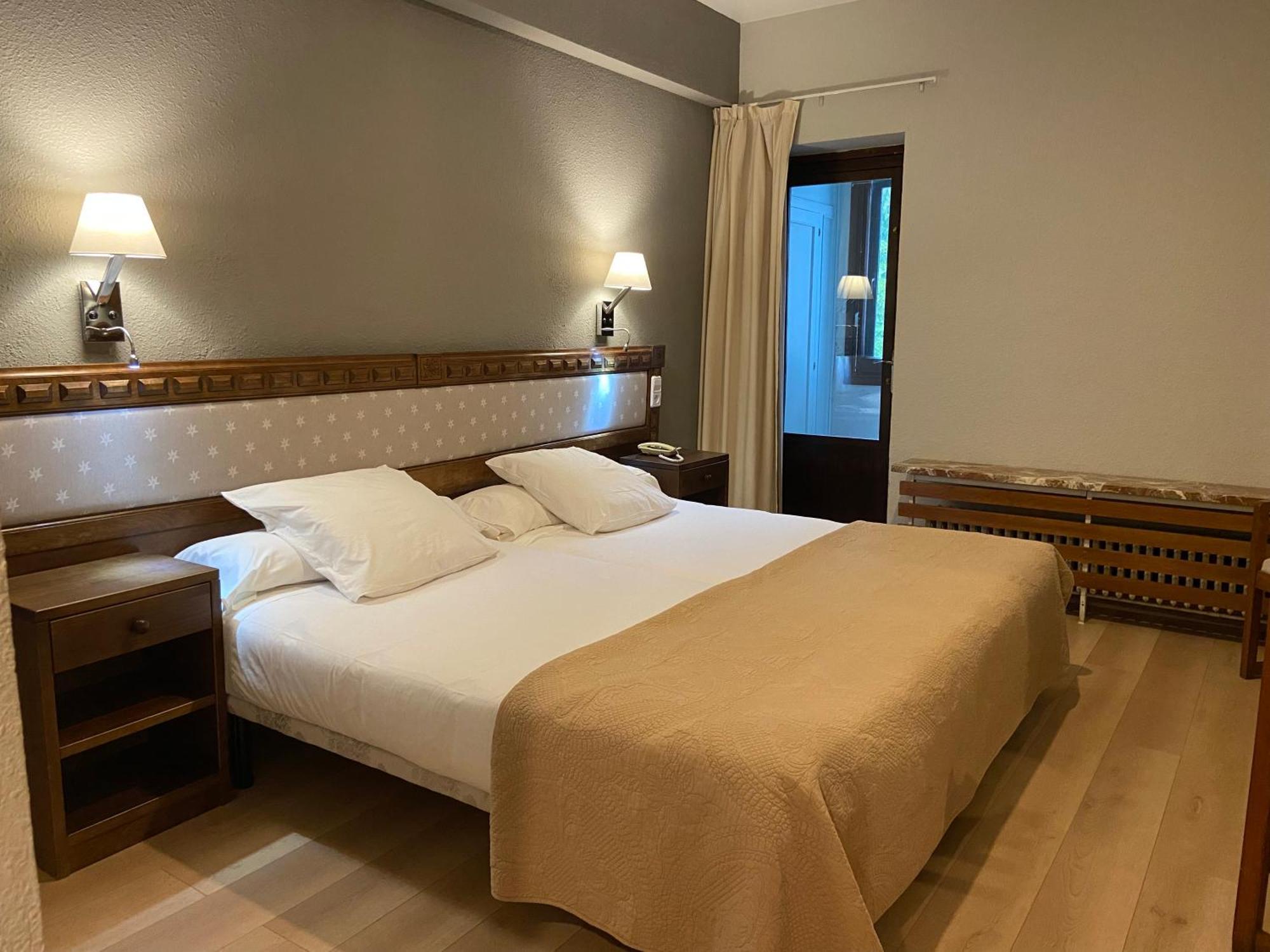 Hotel Edelweiss กันดันชู ห้อง รูปภาพ
