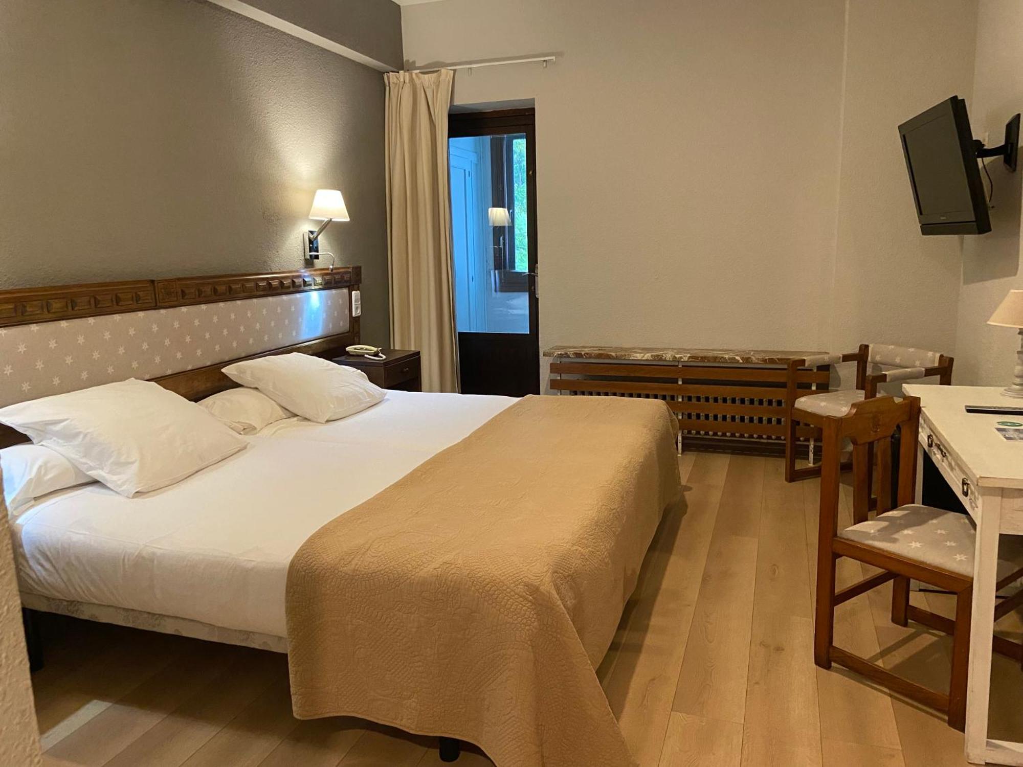 Hotel Edelweiss กันดันชู ห้อง รูปภาพ